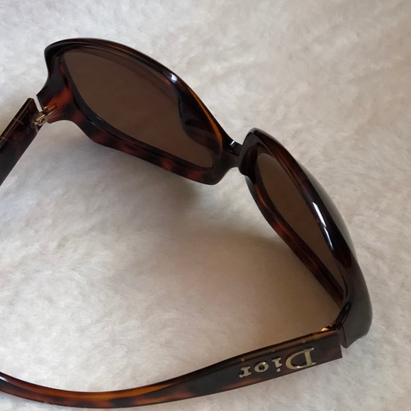 DIOR Classic Sunglasses - Picture 8 of 8